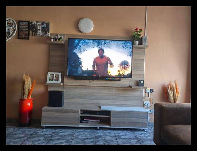 2 BEDROOM APARTMENT FOR SALE IN KEMPTON PARK CENTRAL